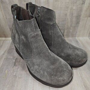 Sorel Womans Size 7 Suede Wedge Booties Ankle Boots Side Zip